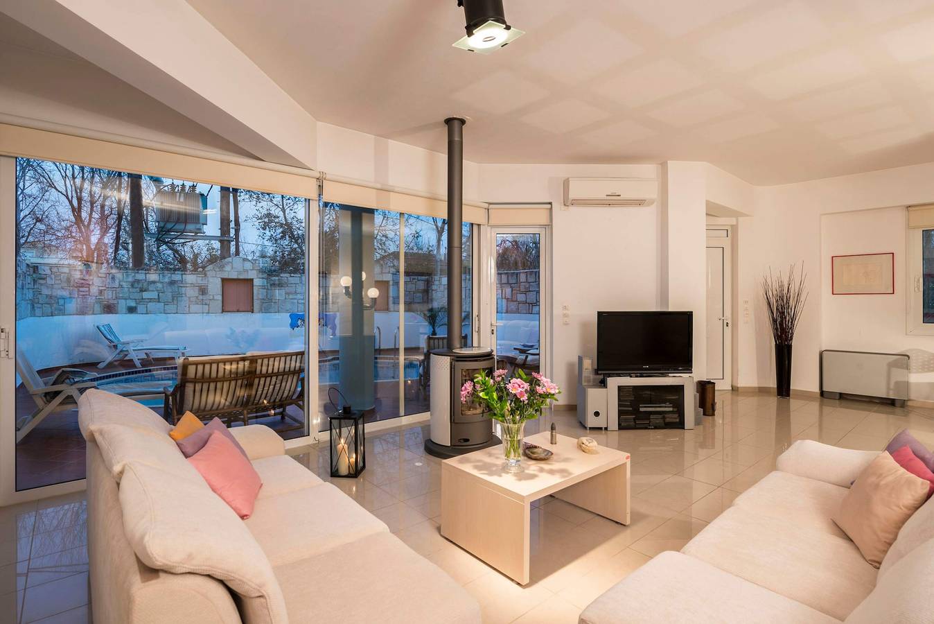 Geheel appartement, Villa Joy Mare - Seaside Escape with Private Pool in Agioi Apostoli, Chania en omgeving