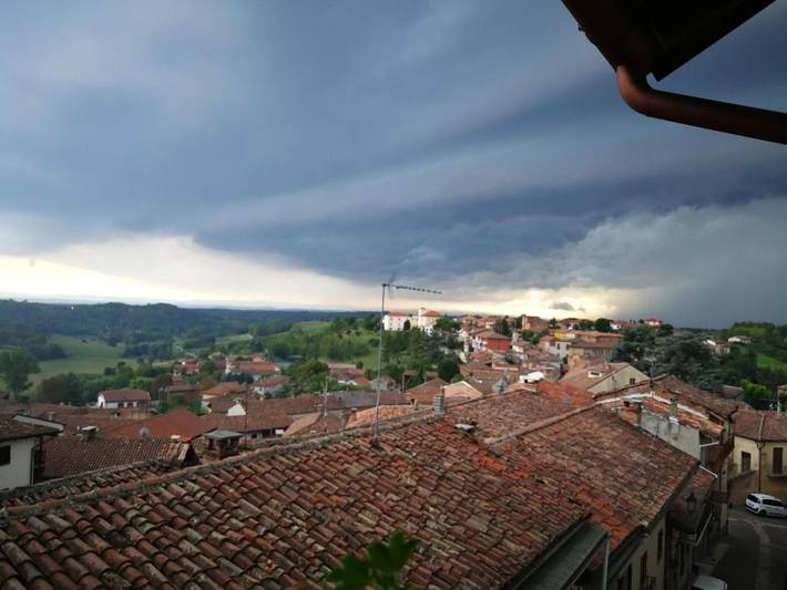 Holiday Home 'Casa Impera' with Mountain View, Wi-Fi and Air Conditioning in Montemagno, Asti Province
