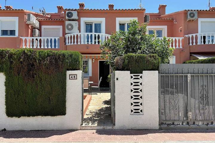 Chalet para 6 personas, con balcón además de piscina y jardín - 1