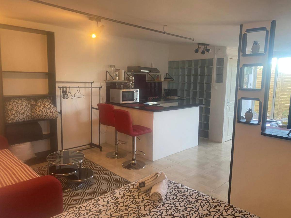 Appartement entier, Studio jardinet Couloumines in Rivesaltes, Côte méditerranéenne (France)