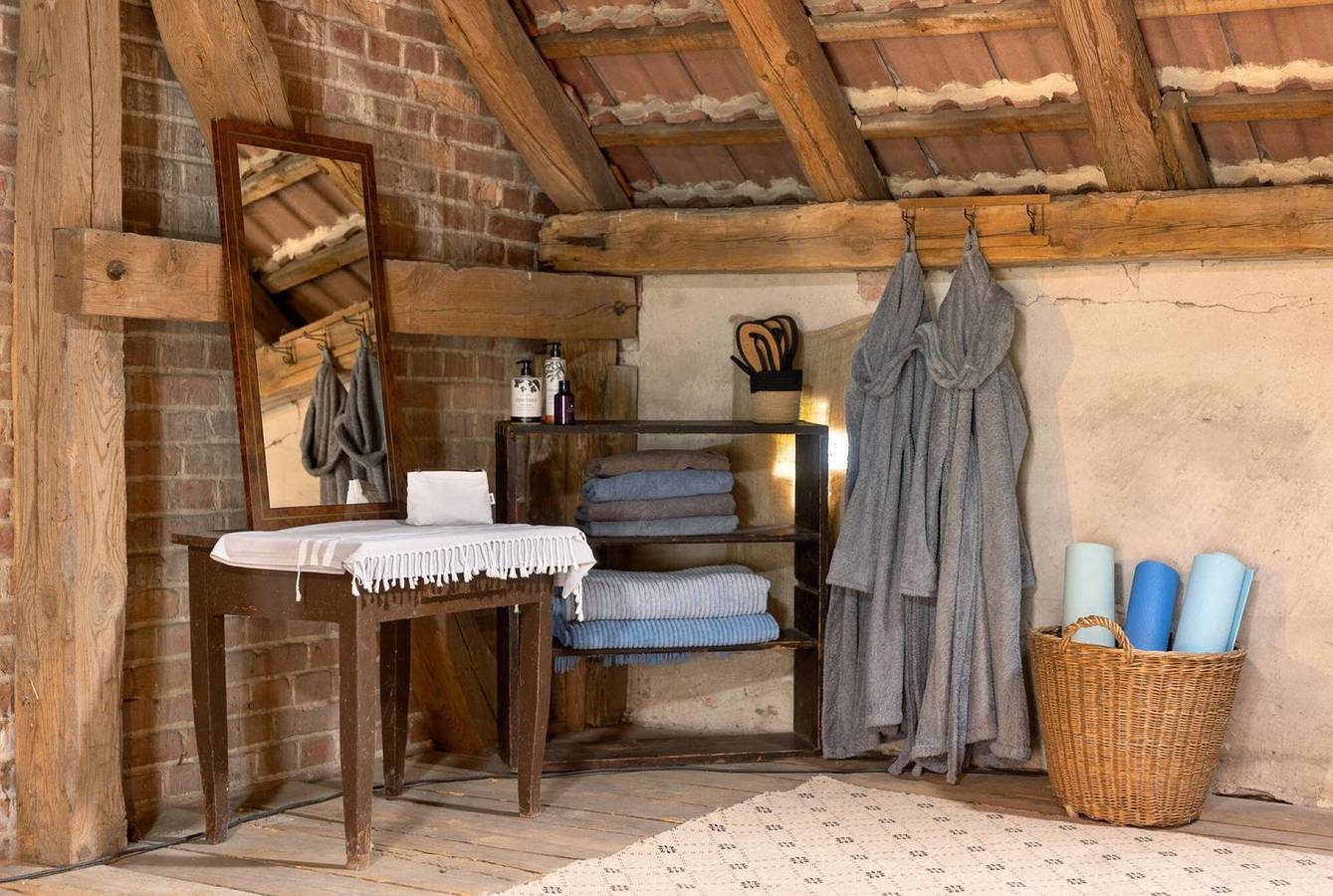 Ganze Wohnung, 'Heubodensuite - Schlamau19' Suite mit gemeinsamer Terrasse und gemeinsamem Garten in Wiesenburg/ Mark, Fläming