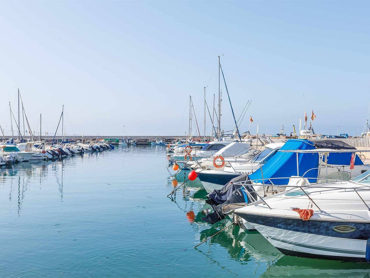 Entire apartment, Bright 1-bedroom seaside apartment - Wifi, air conditioning in Urbanización Villa del Mar, Vélez-Málaga