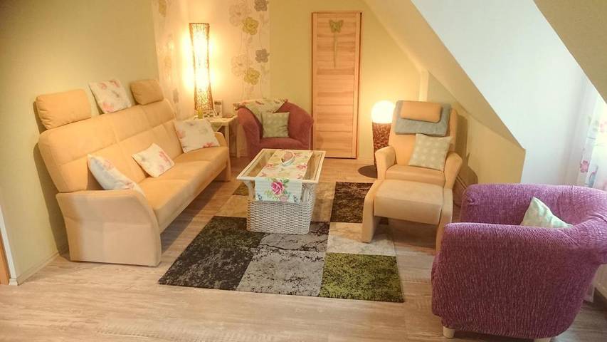 Ferienwohnung für 3 Personen, mit Balkon und Terrasse sowie Garten und Ausblick