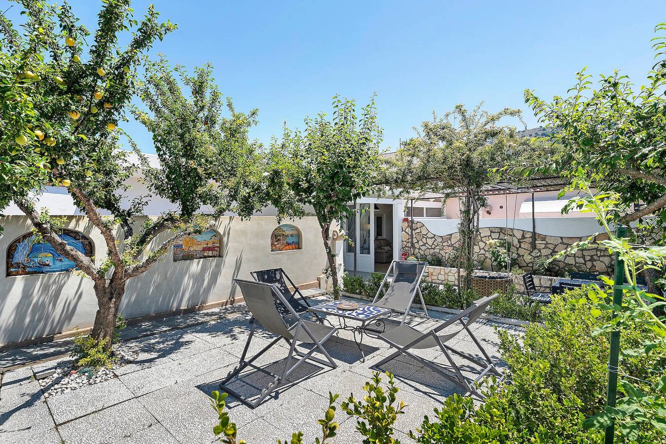 Appartamento intero, Appartamento 'La Primavera' con Vista Montagna, Wi-Fi e Aria Condizionata in Anacapri, Napoli e dintorni