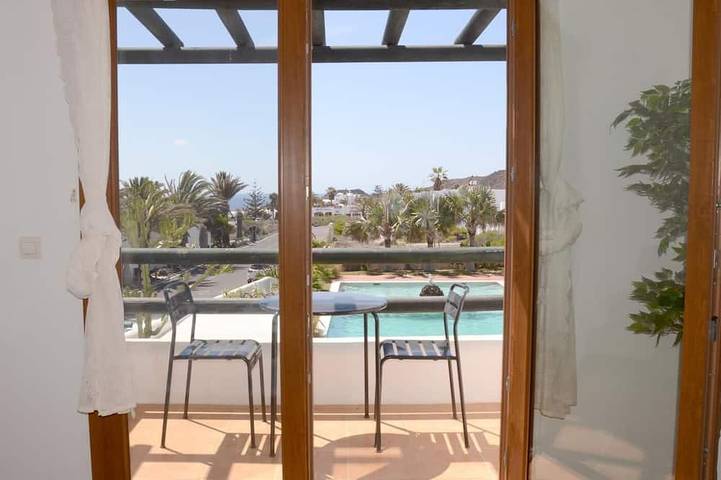 Gîte pour 4 personnes, avec Balcon ainsi que Jardin et Piscine dans Guatiza