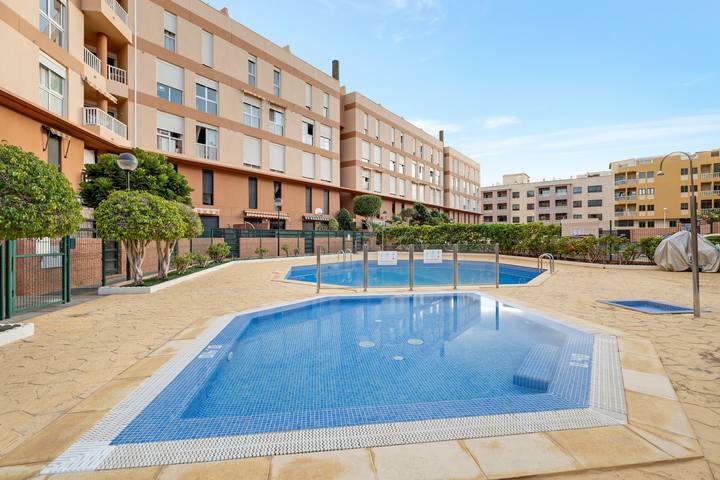 Location de vacances pour 4 personnes, avec bassin pour enfant et jardin, animaux acceptés à El Medano - 3