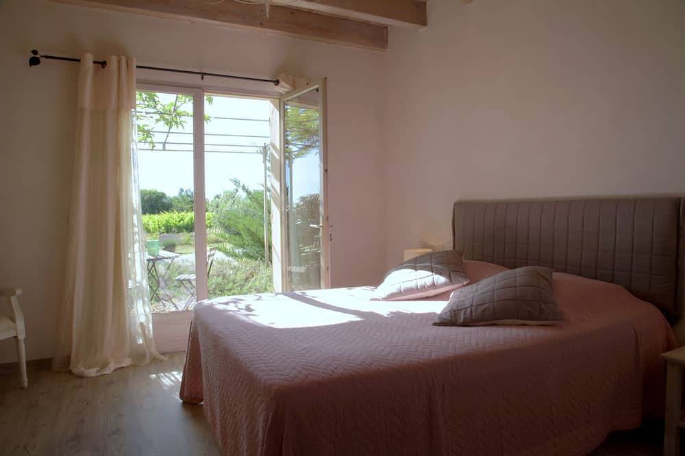 Luxusferienhaus in Weingut in Uzès, beheizter Pool, sehr großer Garten in Bourdic, Nimes und Umgebung