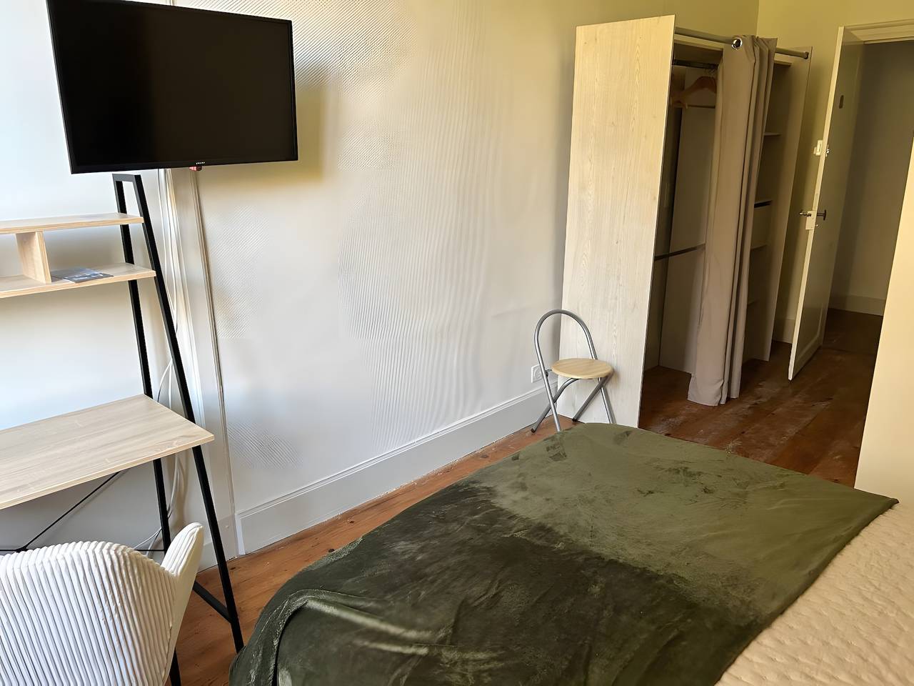 Chambre « Chambre 4 » avec terrasse partagée, jardin commun et Wi-Fi in Vic-en-Bigorre, Hautes-Pyrénées