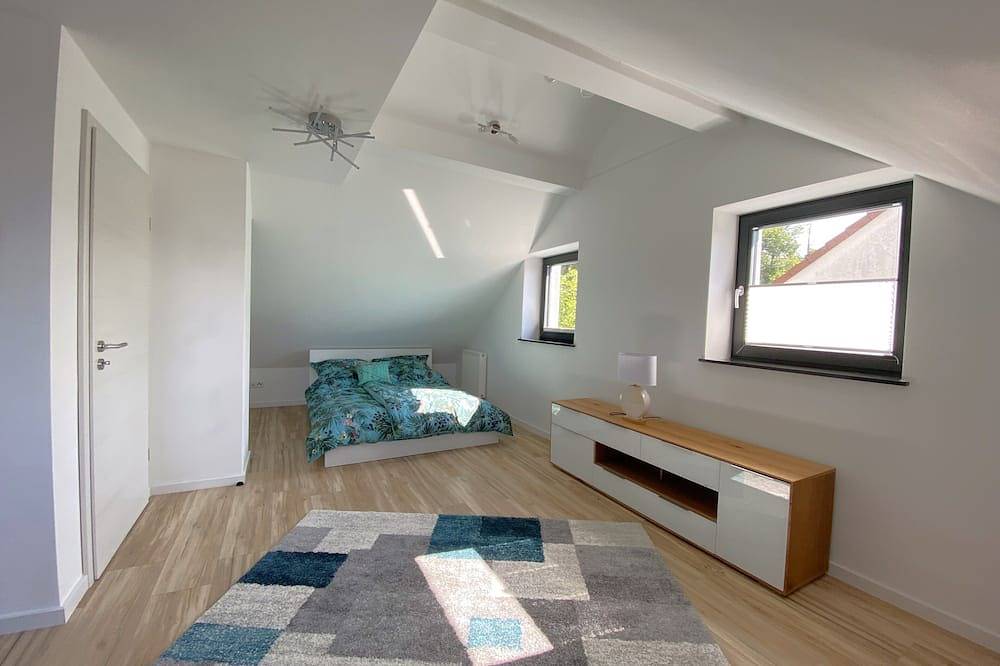 Ferienhaus im Grünen mit Terrasse und Garten für bis zu 4 Personen in Burgthann, Frankenalb