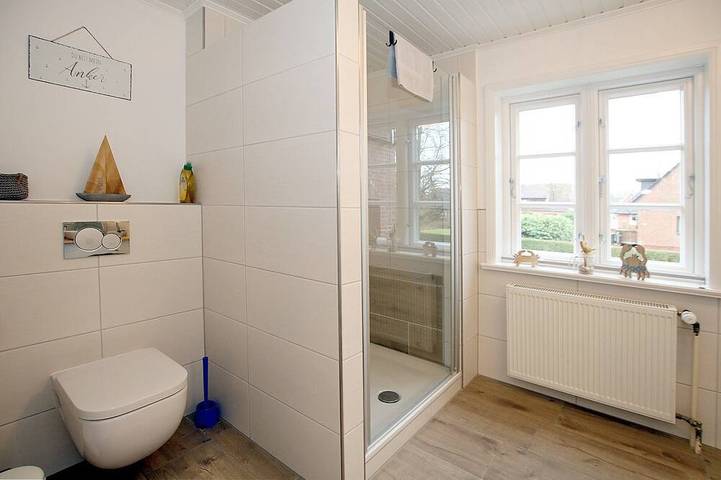 Ganze Wohnung, Ferienwhg. in Wyk, 2 Personen im Eg, 2-Familienhaus, 2Zimmer, Sauna auf ca. 65m² in Nordfriesische Inseln (Schleswig-Holstein) (Schleswig-Holstein), Wyk auf Föhr