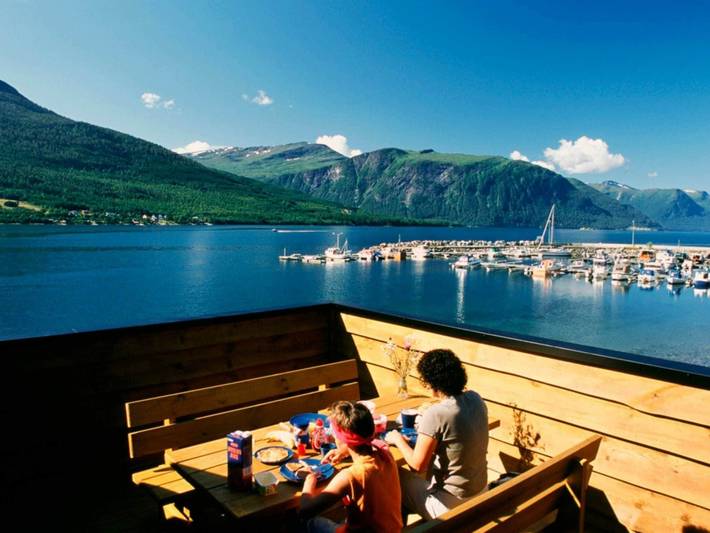 Ferienwohnung für 6 Personen, mit Terrasse in Eidsvåg