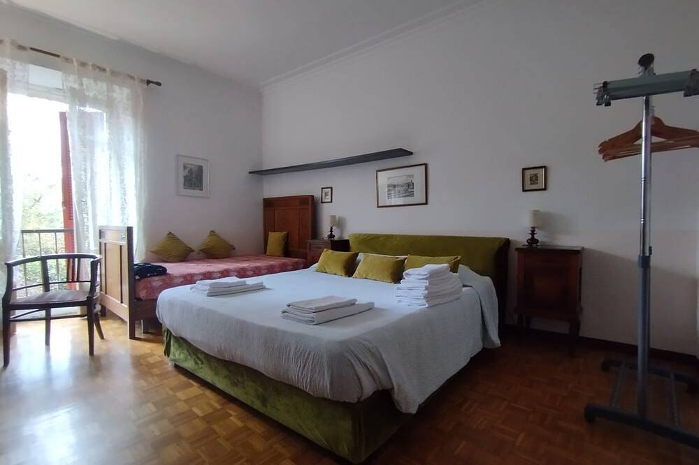 Ganze Wohnung, Suite mit Küche in Villa mit großem Park - Lago di Varese in Varese, Varese Provinz