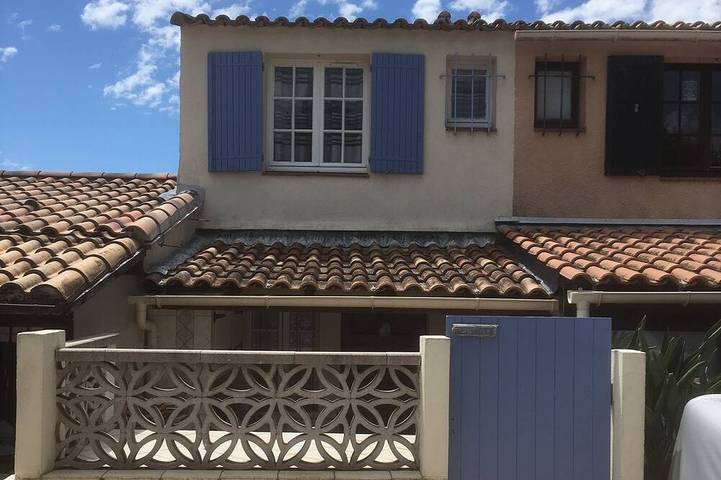 Maison de vacances pour 4 personnes, avec balcon ainsi que piscine et jardin à Cogolin