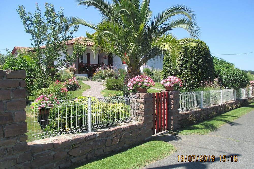 Apartamento entero, Au Pays Basque, Entre mer et Montagne, au Calme, Appartement T3 in Ustaritz, Region de Bayona