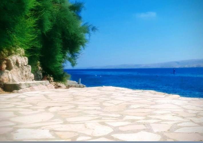 Apartament wakacyjny dla 3 osób, z ogród i widok w Karlobag