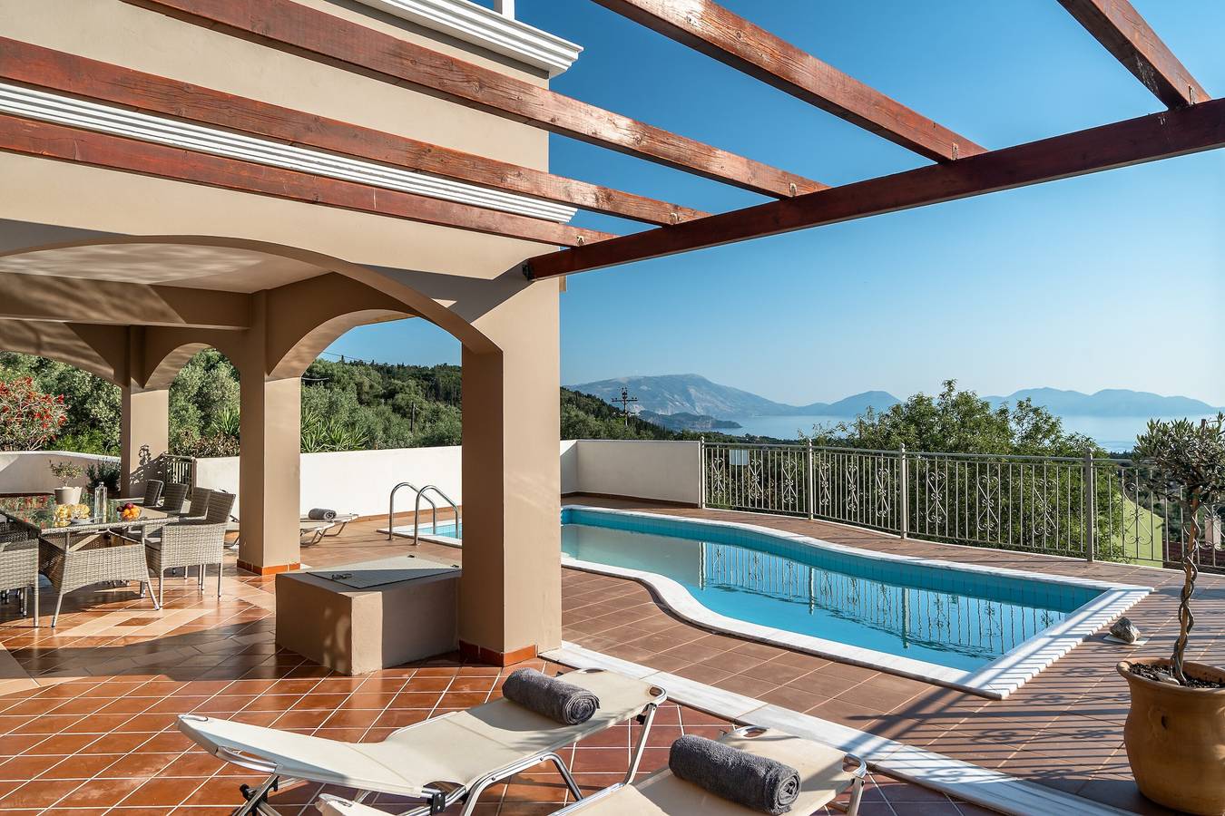 Villa 'Kumusha' with Sea View, Pool, Garden & Wi-Fi in Kefalonia