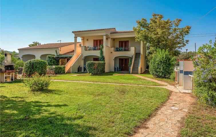 Appartamento intero, Budoni Beach Condo: A/C, Cucina, 400m alla spiaggia in Budoni, Olbia-Tempio