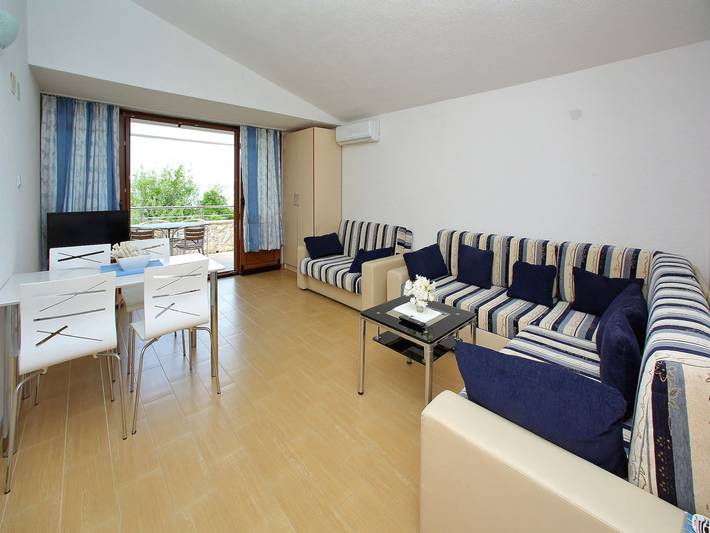 Ferienhaus für 20 Personen, mit Garten und Sauna sowie Pool und Terrasse in Starigrad Paklenica - 3