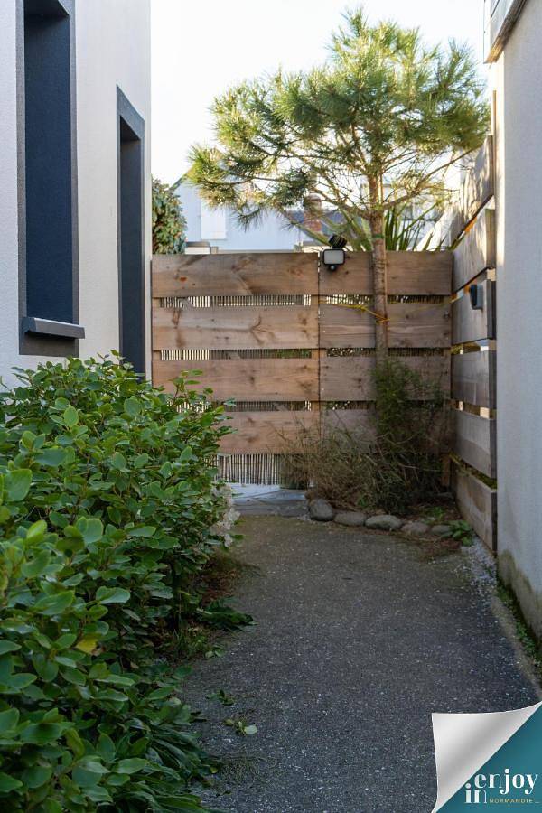 Gîte pour 4 personnes, avec terrasse et vue, adapté aux familles à Agon-Coutainville - 2