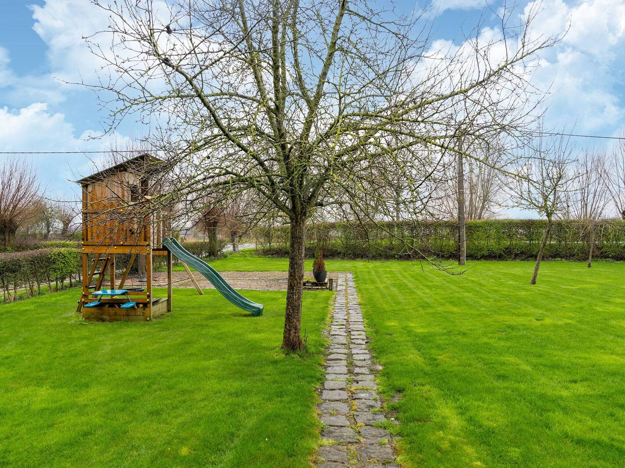 Comfortabele  groepswoning met grote tuin in Diksmuide, West-Vlaanderen