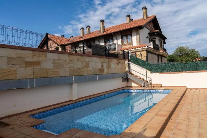 Apartamento de vacaciones para 2 personas, con terraza además de jardín y piscina - 1