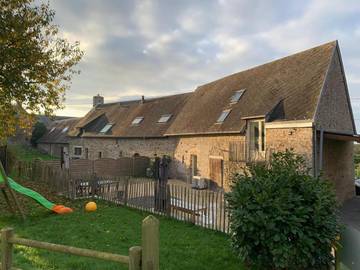 Gîte pour 5 personnes, avec terrasse et vue à Dragey-Ronthon