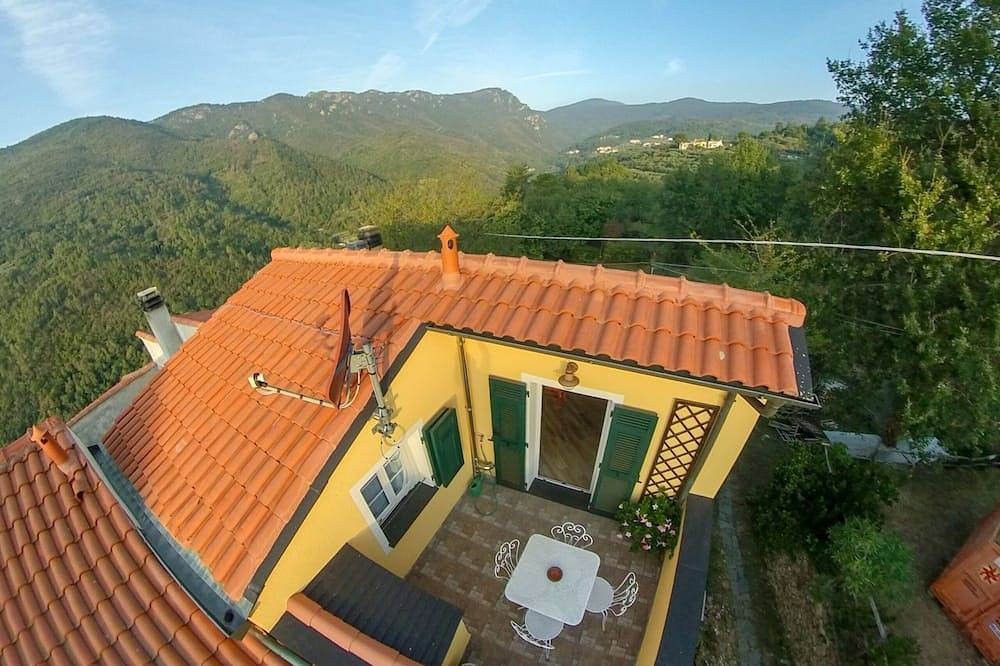 In the Final Hills, ideal for bikers and climbers. Paradise 20 min. from the sea. in Rialto, Ligurian Alps