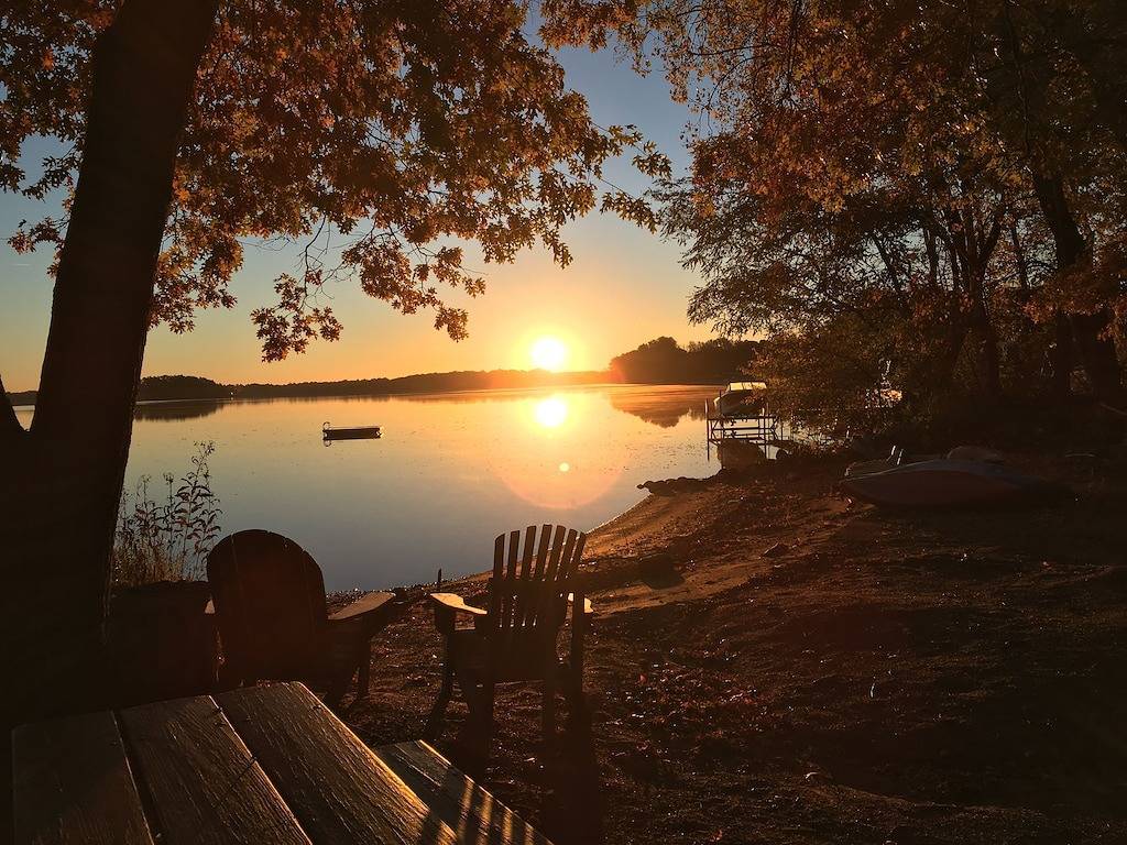 Charmante Hütte am See, nur 30 Minuten vom wunderschönen See von Wissota entfernt! in Wisconsin