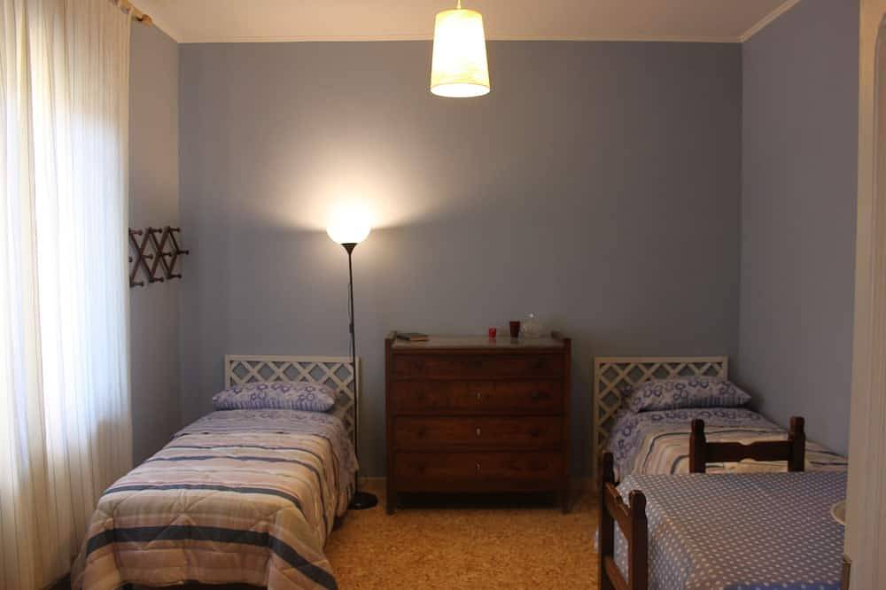 Ganze Wohnung, Birds House - apartment with private garden   in Ceccano, Frosinone Provinz
