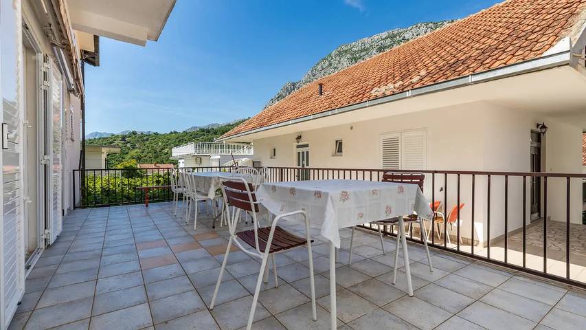 Ferienwohnung für 10 Personen, mit Terrasse