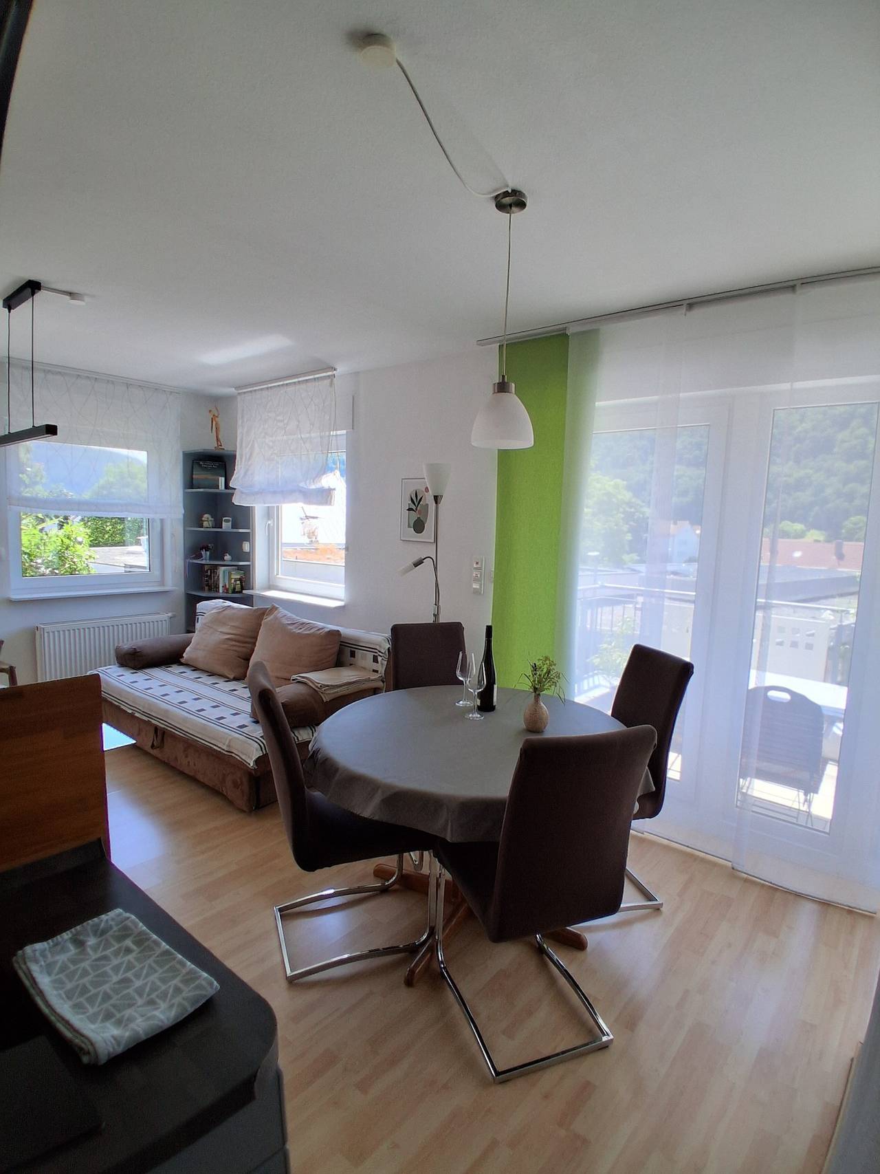 Ganze Wohnung, Ferienwohnung 'Sonntag' mit Balkon und Wi-Fi in Bad Urach, Albsteig Etappe 9