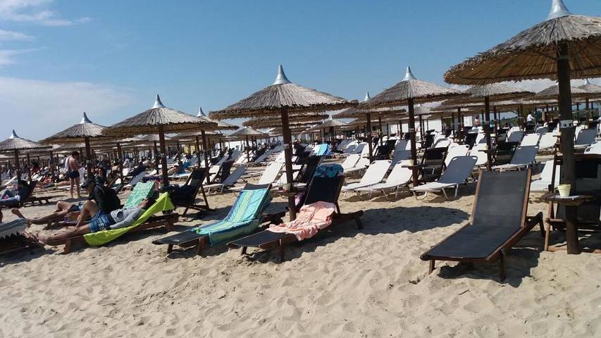 Gîte pour 6 personnes, avec vue ainsi que terrasse et vue sur le lac dans Nea Kallikratia - 4