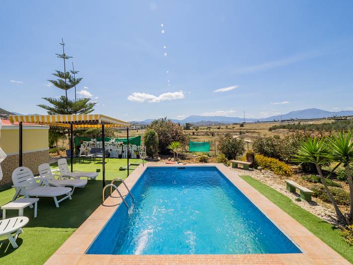 Casa rural para 7 personas, con terraza y jardín en Coín - 2