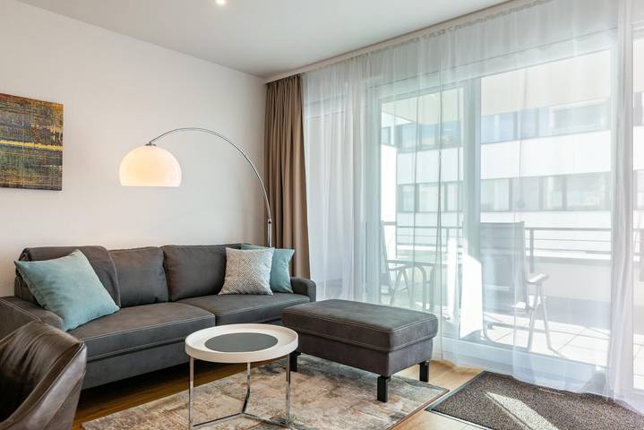 Ganze Ferienwohnung, Apartment Alex - Apartment, 58qm, 1 Schlafzimmer, Südbalkon, max. 2 Personen in Überlingen, Region Bodensee-Oberschwaben