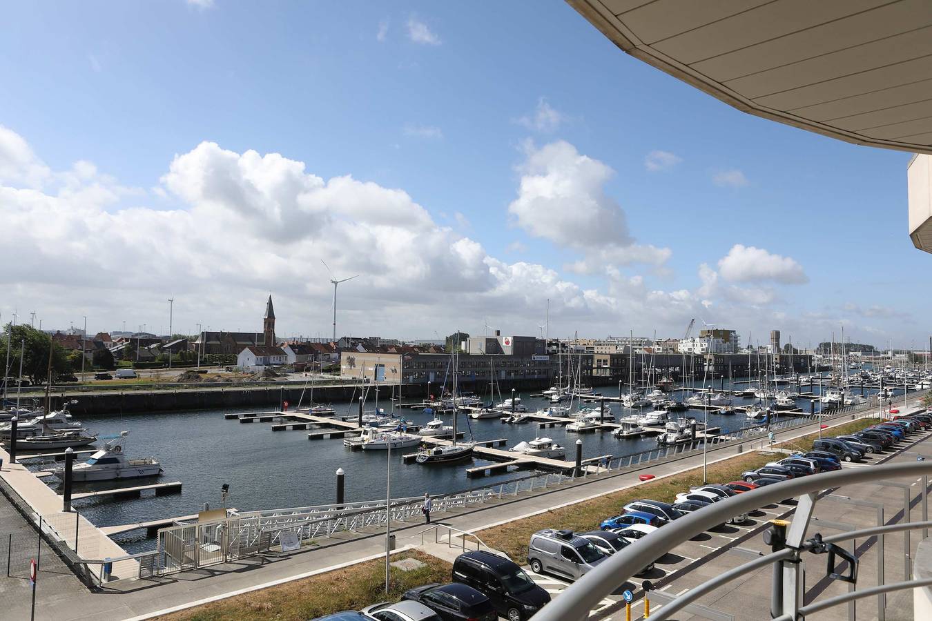 Appartement entier, Waterfront Apartment w/ Harbour Views in Zeebrugge in Bruges, Côte belge