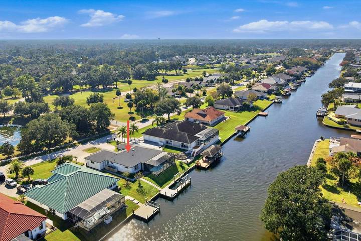 Vacation rental for 8 people, with balcony and yard, kid friendly in Palm Coast