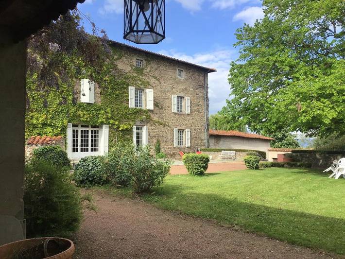 Chambre d’hôte pour 2 personnes, avec jardin et terrasse ainsi que piscine et vue dans Arthun