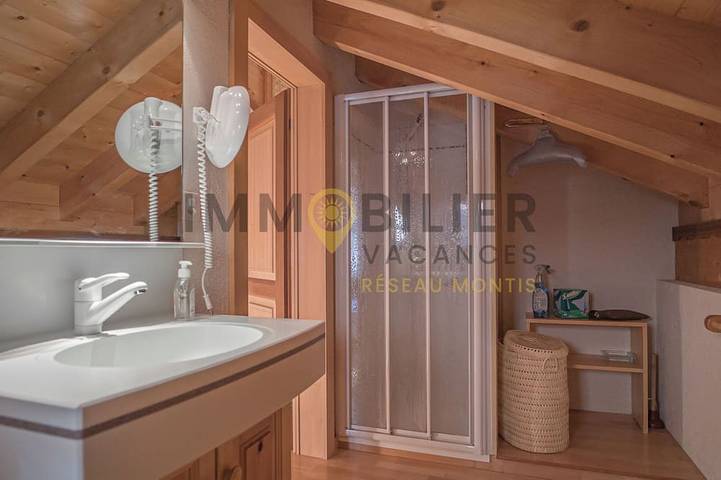 Gîte pour 6 personnes, avec jardin dans Chandolin - 3