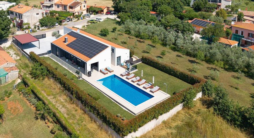 Villa für 8 Personen, mit Balkon und Garten in Rovinj