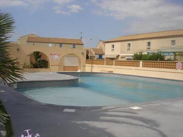 Gîte pour 6 personnes, avec piscine ainsi que terrasse et jardin dans Plage des Aresquiers