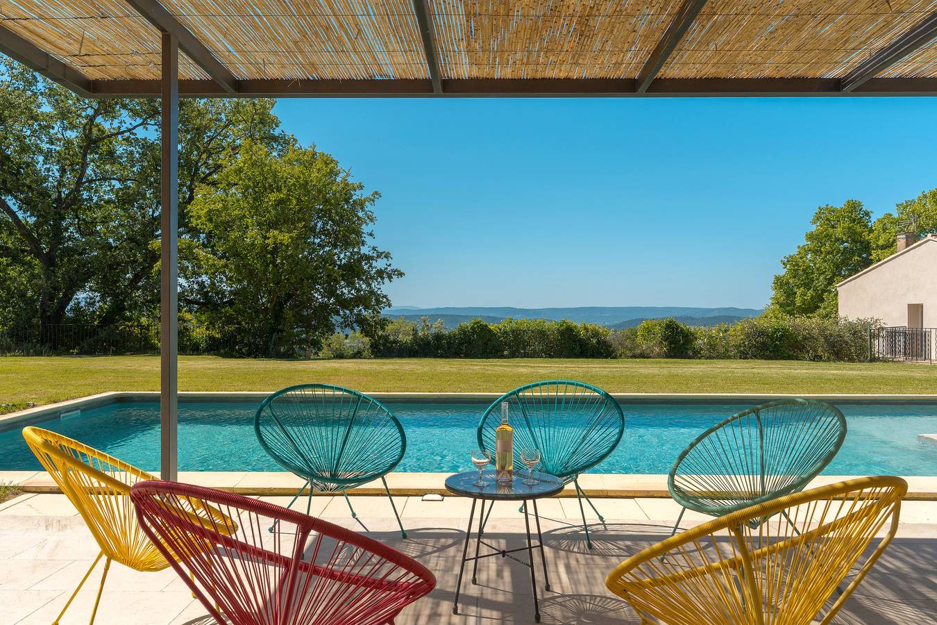 Apartamento entero, Apartamento 'Sur Les Hauteurs Du Luberon' con piscina privada y Wi-Fi in Cucuron, Parque natural regional del Luberon