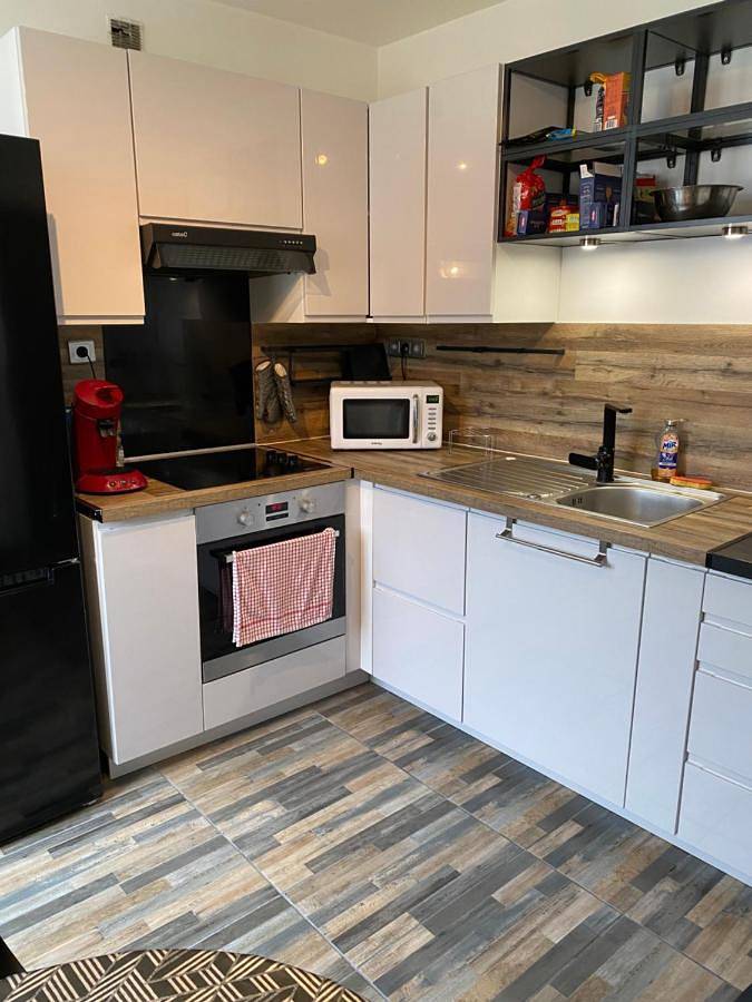 Appartement entier, Double Room with Balcony in Vandœuvre-lès-Nancy, Région de Nancy