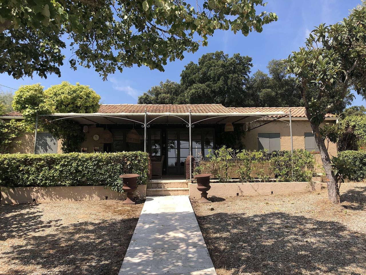 Ganze Ferienwohnung, Provenzalischer Charme und Ruhe im Hinterland von Saint-Tropez in La Môle, Draguignan Region