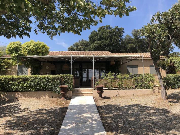 Gîte pour 8 personnes, avec jardin et piscine, adapté aux familles à La Môle - 2