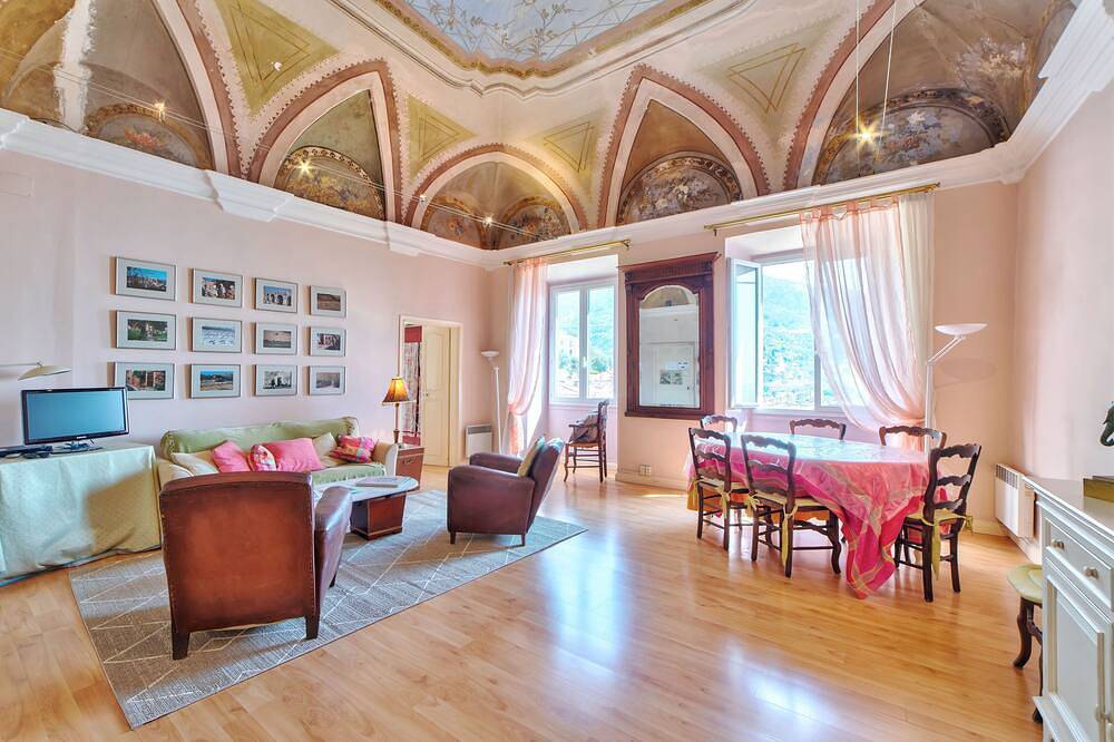 Ganze Wohnung, Wohnung mit Gewölbebau in der Altstadt in Menton, Nizza und Umgebung