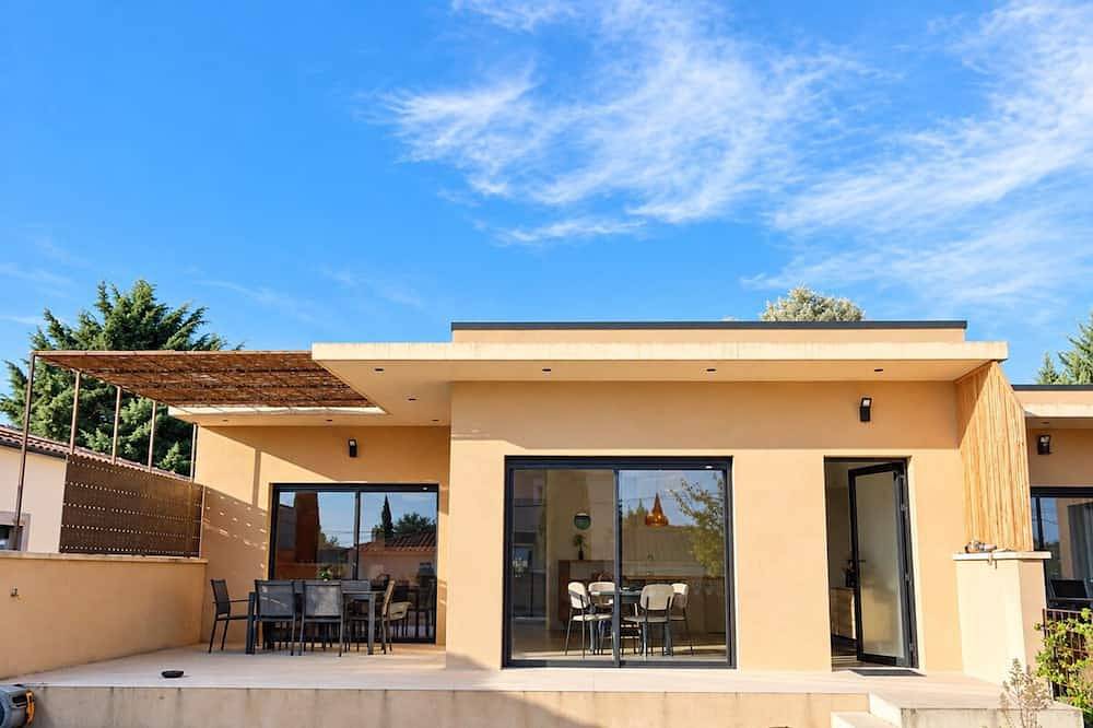 Maison Doré – New villa with a garden and terrace, sleeps 4, 5 minutes from Uzès in Saint-Quentin-la-Poterie, Region de Nimes