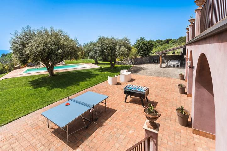 Casa vacanza per 12 persone, con giardino e terrazza nonché idromassaggio in Milo