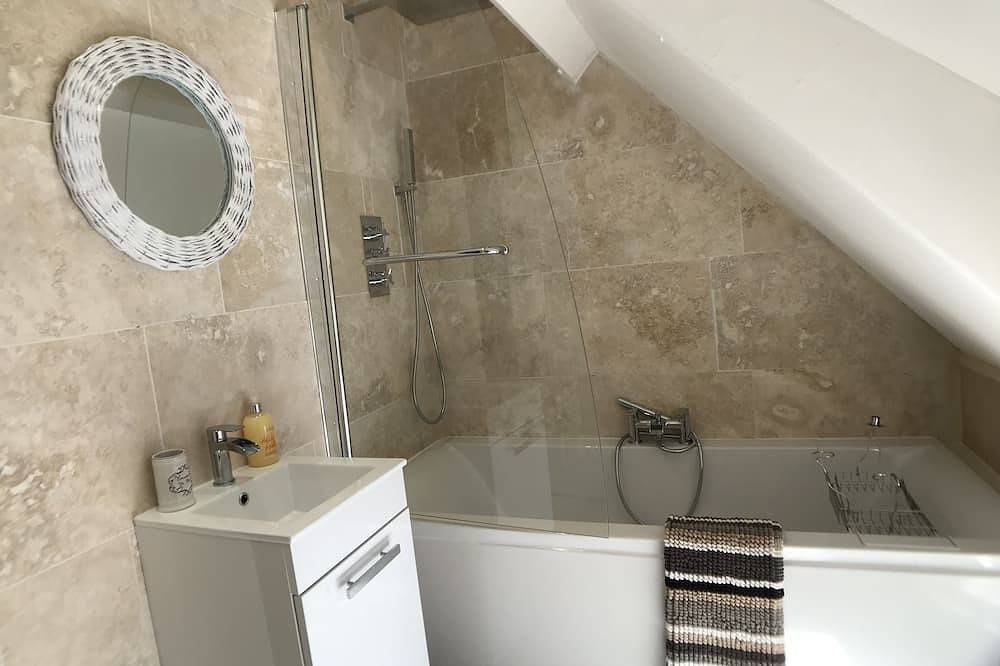 A Stunning Dorset Thatched Cottage  - Dog Friendly with Private Hot Tub in Dorset