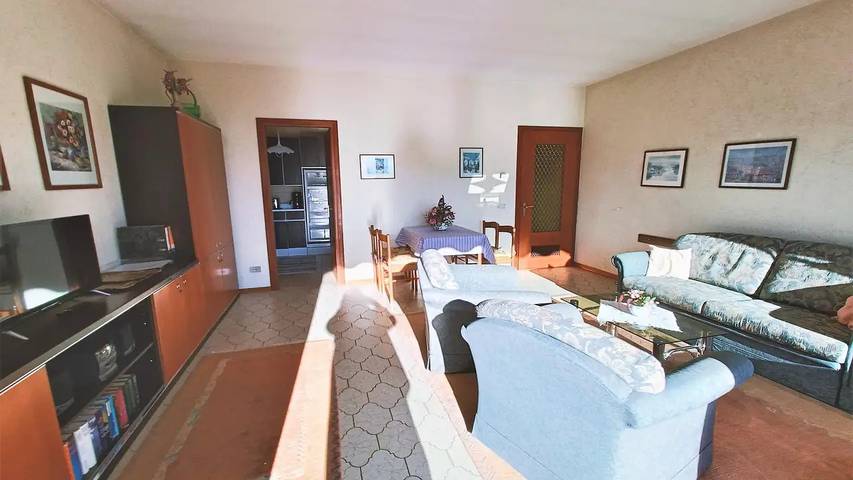 Ferienwohnung für 5 Personen, mit Garten in Maccagno con Pino e Veddasca