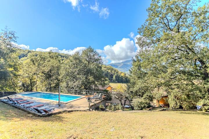 Casa rural para 20 personas, con Jardín en Rupit y Pruït